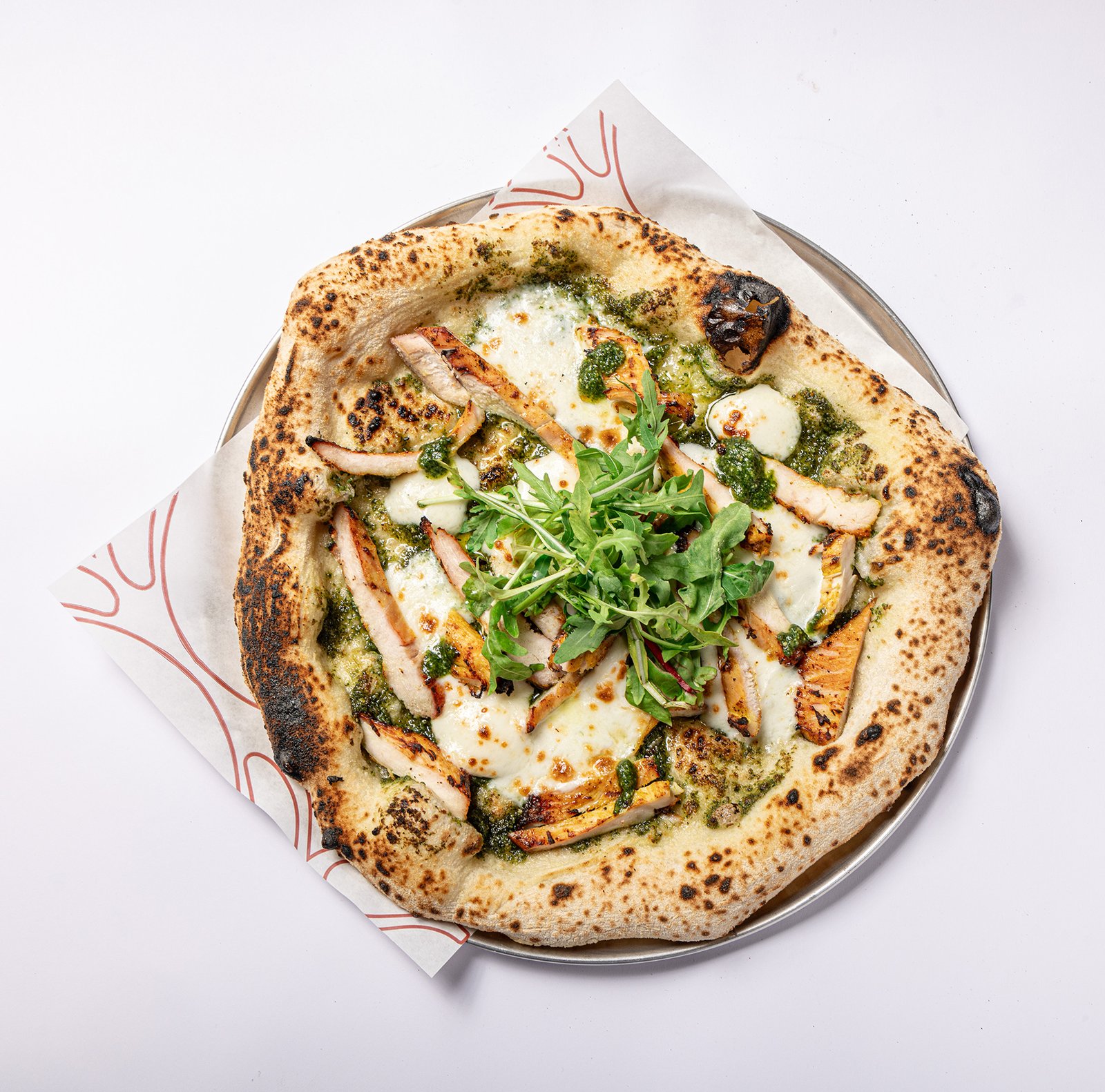 بيتزا تشكن بيستو